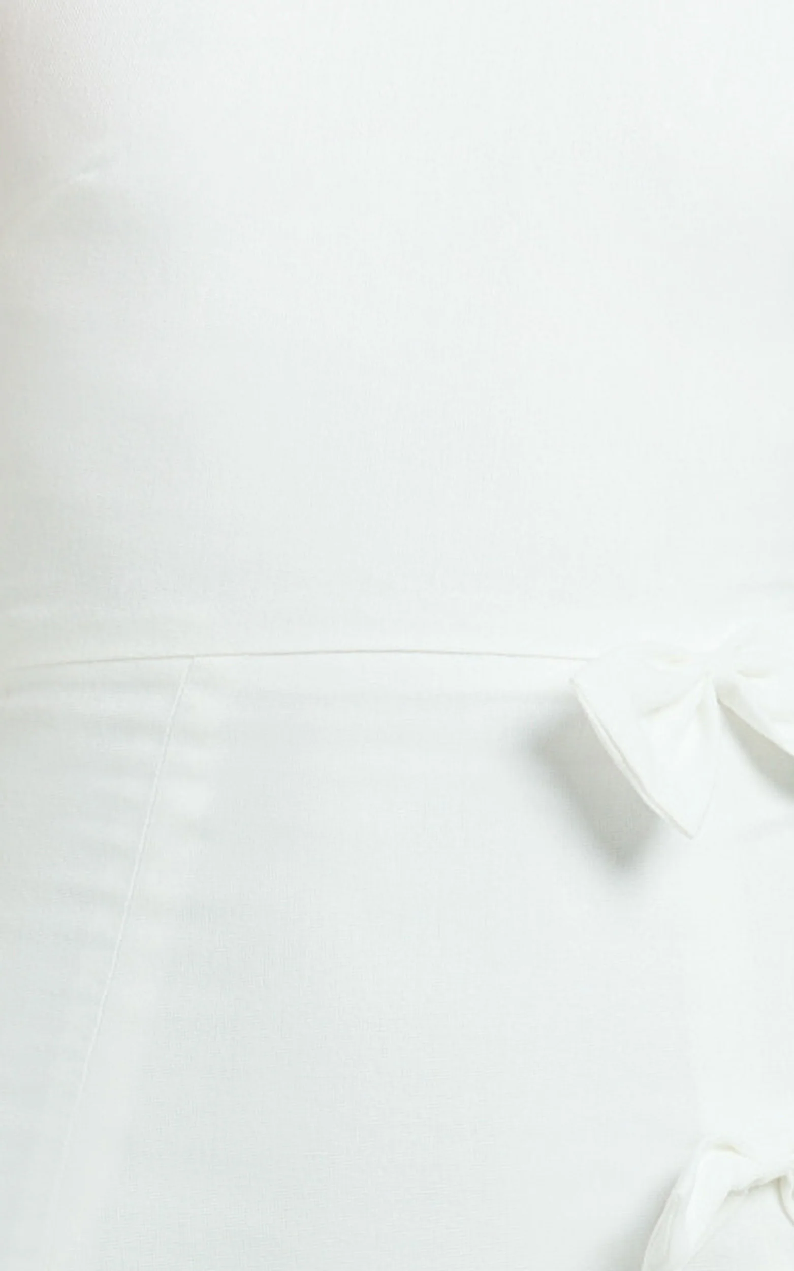 Arna Mini Dress - High Neck Fitted Bow Detail Leg Split Fitted Dress in White - Image 7